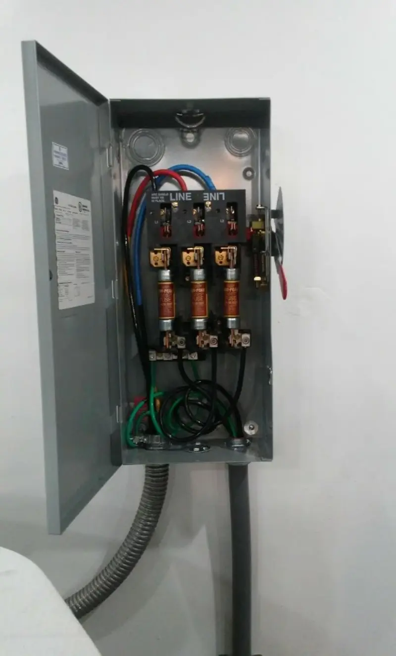 Three-phase disconnect switch installed for Smoke Detector Installation in East Point